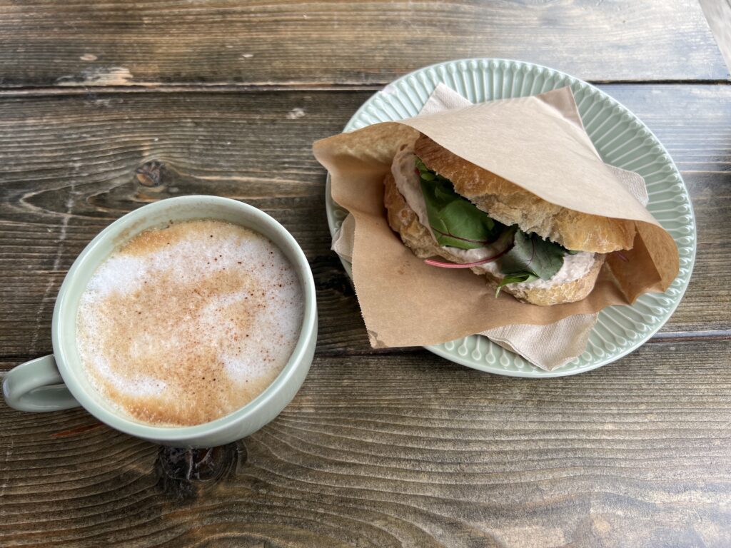 Et lille stop i strandcafeen