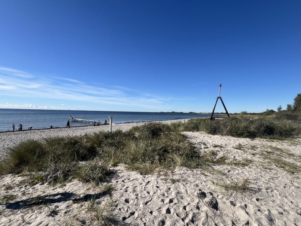 Strand tæt på